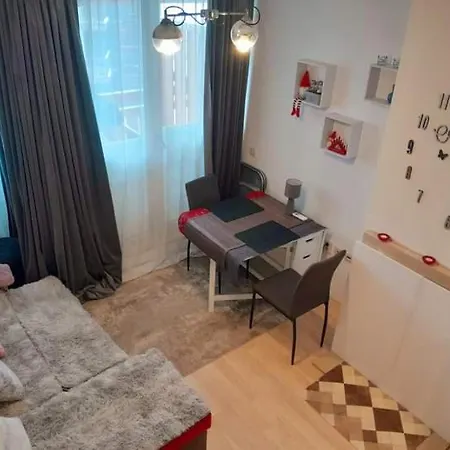 Luxurious, 2 Bed Maisonette