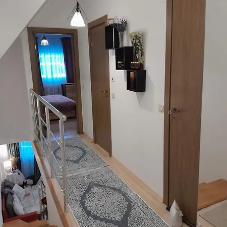 Апартаменти Luxurious, 2 Bed Maisonette